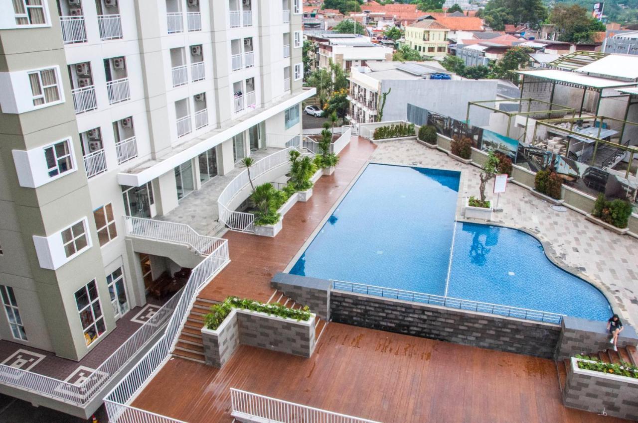 Skyland City Hotel Jatinangor Cilimus Extérieur photo